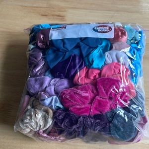 🍭Gallon Bag Full of Scrunchies🍭